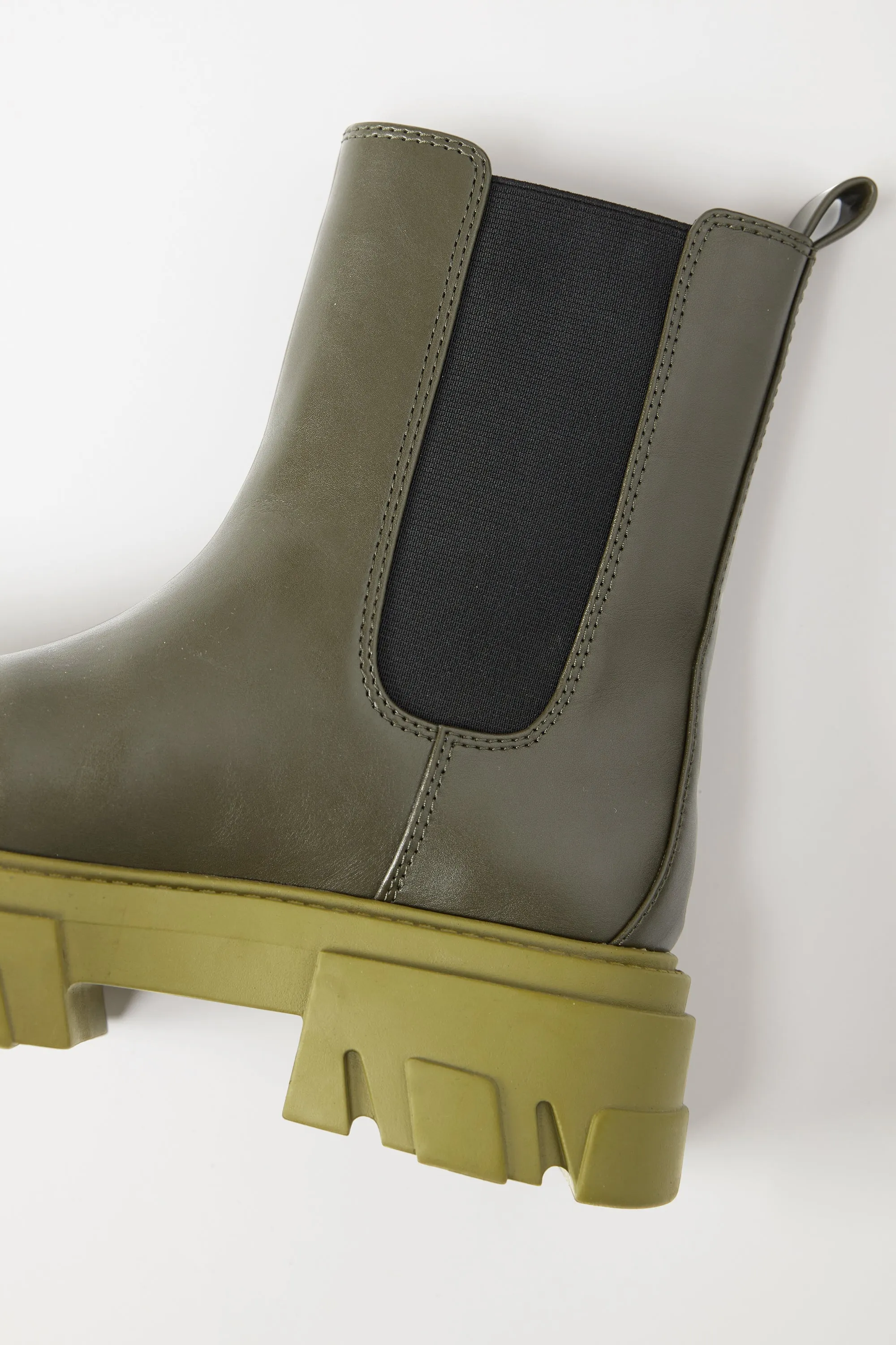 CHUNKY SOLE CHELSEA BOOT