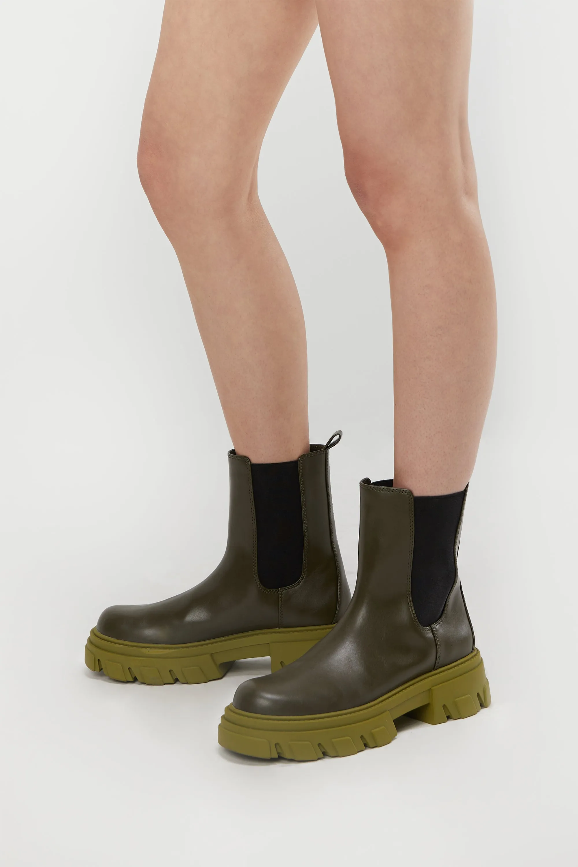 CHUNKY SOLE CHELSEA BOOT