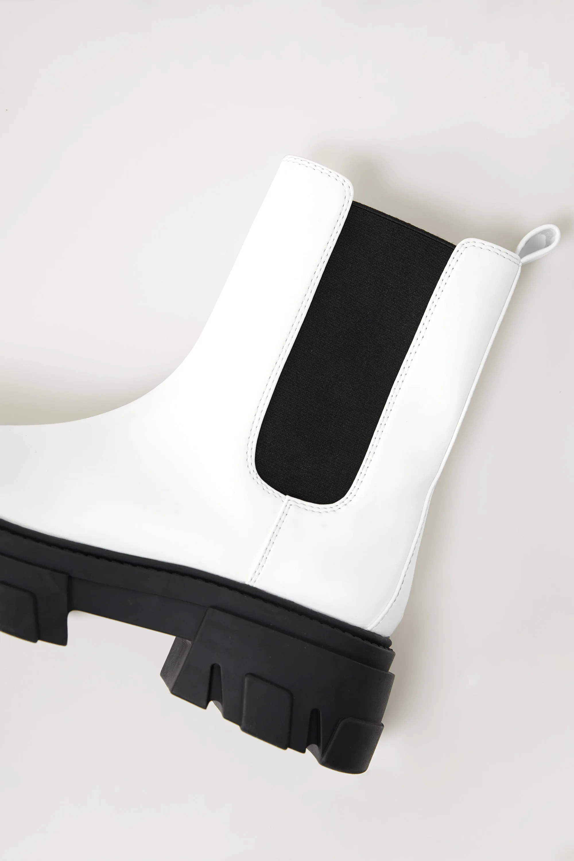 CHUNKY SOLE CHELSEA BOOT