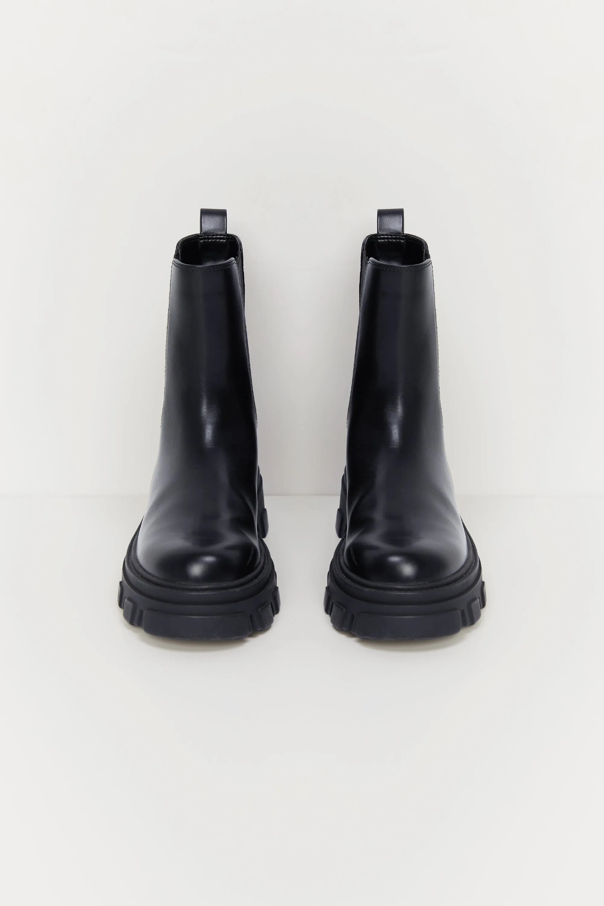 CHUNKY SOLE CHELSEA BOOT